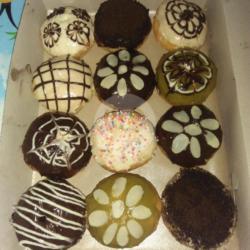 Donat Topping Kacang Almound,oreo,greentea,vanilla