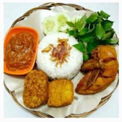 Nasi Pecel Dada Ayam Goreng