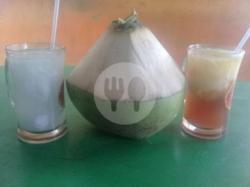 Kelapa Muda/degan Utuh   Gula Jawa   Es