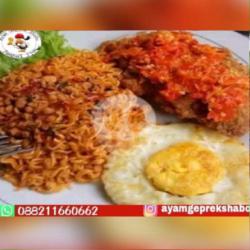 Indomie Goreng Telor Ceplok Ayam Geprek Shabo