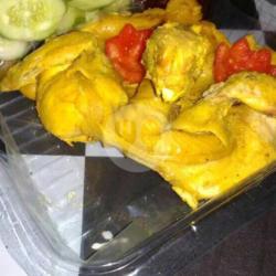 Ayam Ungkep Kuning Utuh