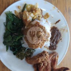 Nasi Padang Ayam Goreng