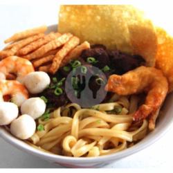 Mie Tiau Pangsit Seafood