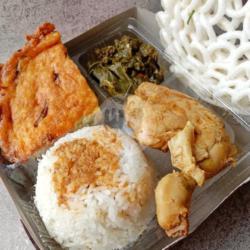 Nasi Box Ayam Gulai   Terong Balado/kentang Balado