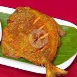 Ikan Bawal Laut Goreng