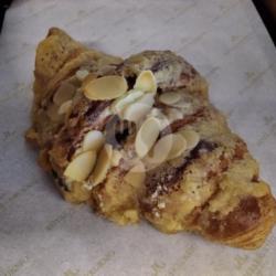 Almond Croissant