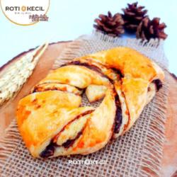 Choco & Cheese Danish