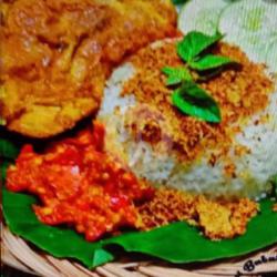 Nasi Abon Telor Ayam Dadr/ceplok