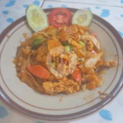 Mie Kwetiau Goreng Bakso