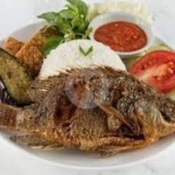 Nasi Penyetan Mujaer