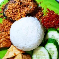 Nasi Bandeng Presto Kremes