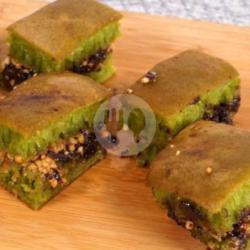 Terang Bulan Pandan Wijen Kismis