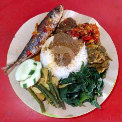 Nasi Ikan Pindang