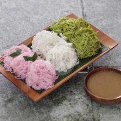 Kue Putu Mayang