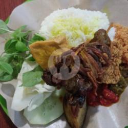 Penyetan Ampela Ati Bebek   Serundeng   Lalapan   Sambel