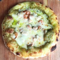 Chicken Pesto Pizza Medium