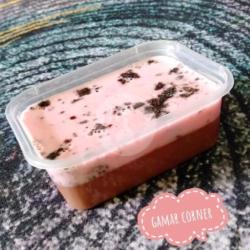 Puding Oreo Stroberi Lapis Coklat