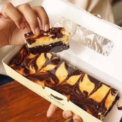 Cheese Cake Brownies Half Size