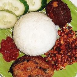 Nasi Campur Bandeng Presto