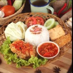 Paket Nasi Ayam Geprek Tahu Tempe