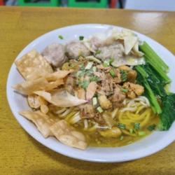 Mie Ayam Bakso Plus Siomay