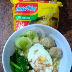 Mie Indomie Rasa Kari Ayam   Telor   Pentol