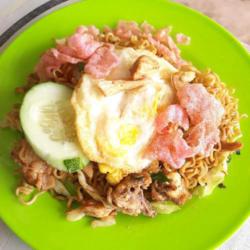 Special Mie Goreng Bonus Tempe Goreng Tahu Goreng