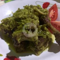 Bebek Penyet Tahu Tempe Sambel Ijo Bumbu Hitam Khas Madura