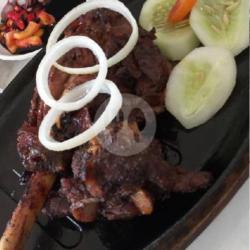 Kambing Bakar Madu