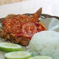 Ayam Montok Geprek Sambal Gledek