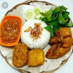 Nasi Biasa   Ayam   Tempe Tahu