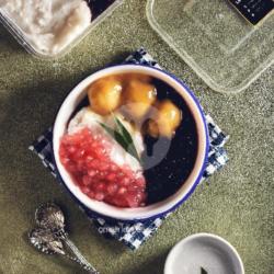 Bubur Srintil Pakai Serabi