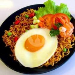 1 Porsi Indomie Goreng   Cabe Rawit   Sayur   Sosis   Bakso