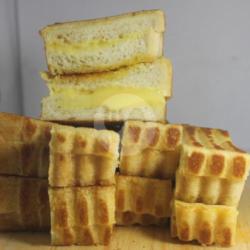 Roti Bakar Topping Dua Rasa (vanilla - Nanas)