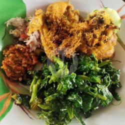 Ayam Kenyang Kangkung