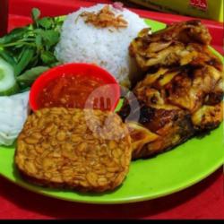 Nasi Ayam Bkr Tempe  Es Teh Manis