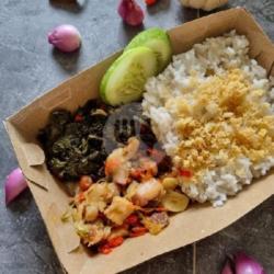 Nasi Oseng Ayam Asap Pedas