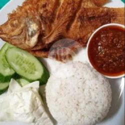 Nasi Liwet Ikan Nila Goreng