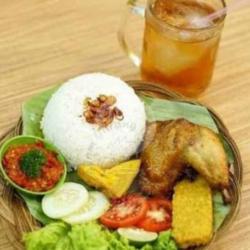 Nasi Ayam Dower   Es Tea