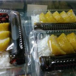 Kue Lupis Dan Ketan Hitam