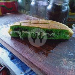 Martabak Kismis Keju Pandan