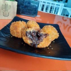 Bola Pisang Coklat Lumer