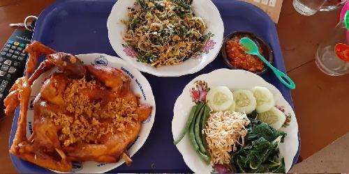 Ayam Goreng Kampung Mbak Dian Pule, Selogiri