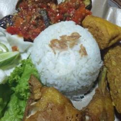 Ayam Goreng   Nasi   Tempe   Tahu   Terong Penyet   Lalapan