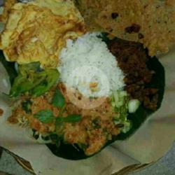 Sego Pecel Tumpang Plus Dadar Telur