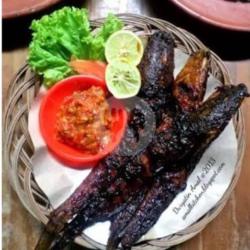 Ikan Bakar Lele Saus Tiram Isi 3 Ekor( Lalapan Sambal:mentah,mateng)