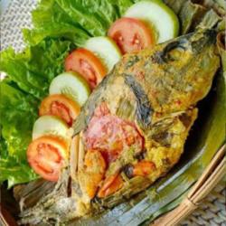 Ikan Mas Pepes    Nasi Bakar  Tahu Tempe Sambal Lalapan