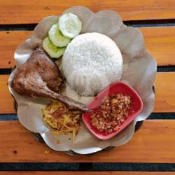 Bebek Goreng Sambel Korek / Pencit