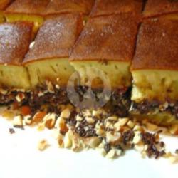 Martabak Kacang Mede Susu