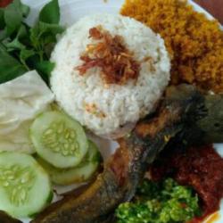 Lele Kremes Sambel Ijo  Nasi